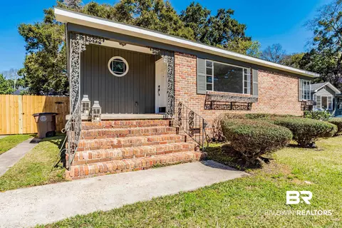 2504 Oak View Dr, Mobile, AL 36606 photo 1