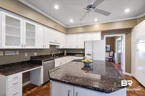 1121 Sutton Ct, Mobile, AL 36609 photo 11