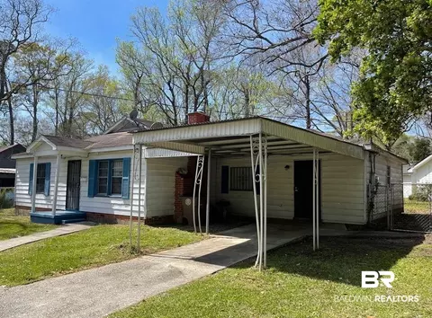 1556 E Martin Dr, Mobile, AL 36605 photo 2