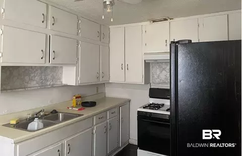 1556 E Martin Dr, Mobile, AL 36605 photo 4