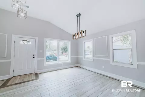 2304 Roberta Dr, Mobile, AL 36617 photo 4