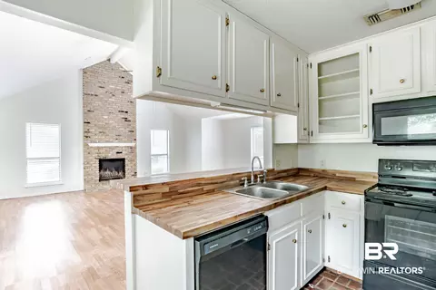 131 Montclair Loop, Daphne, AL 36526 photo 4