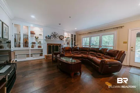 2108 E Marchfield, Mobile, AL 36693 photo 5