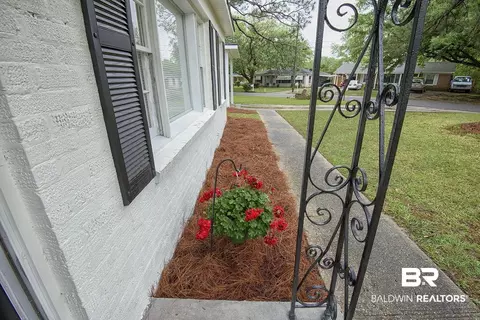 801 Myra Dr, Mobile, AL 36606 photo 3