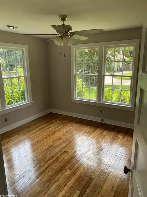 169 Mohawk St, Mobile, AL 36606 photo 2