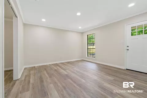 409 Pine St, Daphne, AL 36526 photo 4