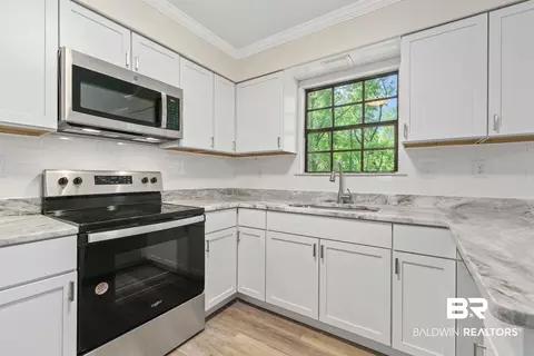 409 Pine St, Daphne, AL 36526 photo 8