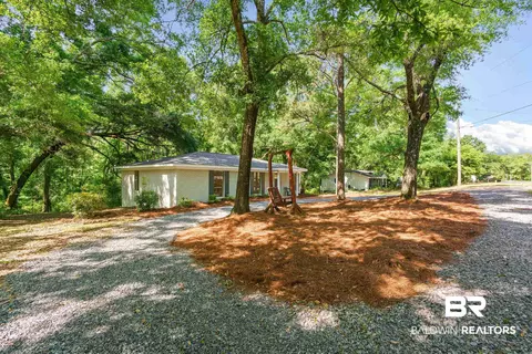 409 Pine St, Daphne, AL 36526 photo 2