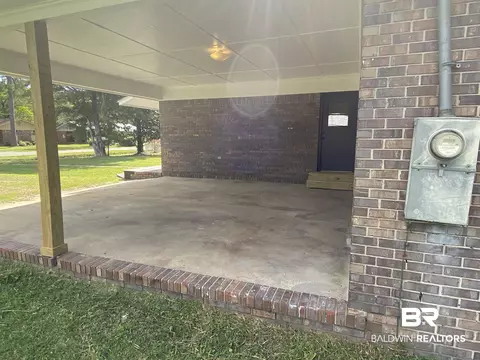 607 E Pine St, Atmore, AL 36502 photo 5