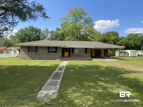 607 E Pine St, Atmore, AL 36502 photo 2