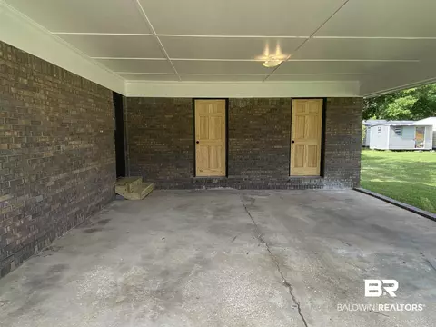 607 E Pine St, Atmore, AL 36502 photo 4