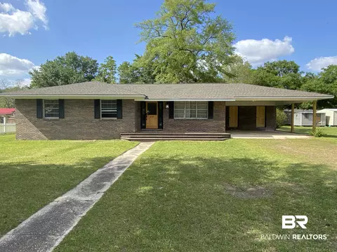 607 E Pine St, Atmore, AL 36502 photo 1