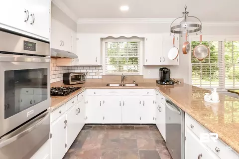 3903 S Ashley Dr, Mobile, AL 36608 photo 13