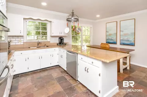 3903 S Ashley Dr, Mobile, AL 36608 photo 12