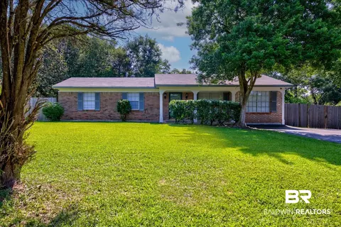 5075 Camelot Dr, Mobile, AL 36619 photo 1