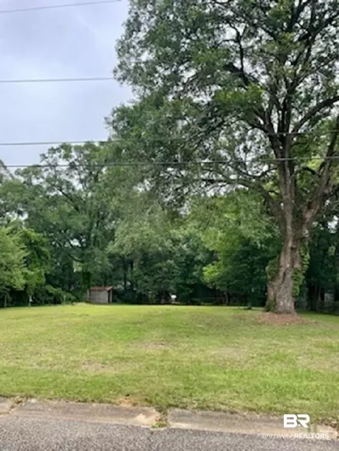 1608 Gilda Cir, Mobile, AL 36618 photo 2