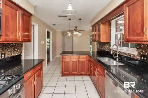 465 E Breckenridge Dr, Mobile, AL 36608 photo 10