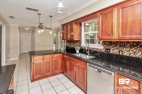 465 E Breckenridge Dr, Mobile, AL 36608 photo 9