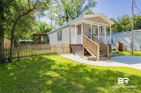 9456 Pinewood Ave, Elberta, AL 36530 photo 2