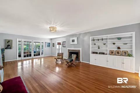 314 E Indian Creek Dr, Mobile, AL 36607 photo 5