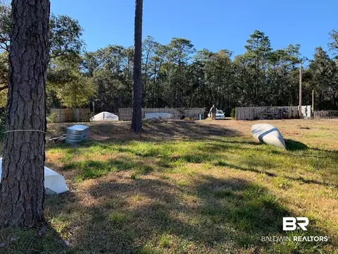8896 Neumann Dr, Elberta, AL 36530 photo 5