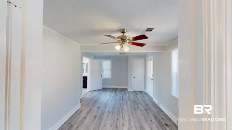 5209 S Pineview Ln, Mobile, AL 36608 photo 9
