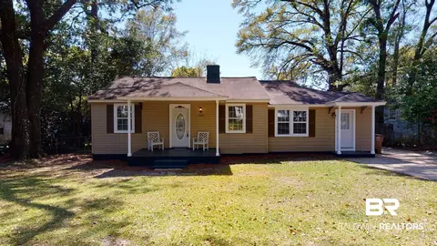 5209 S Pineview Ln, Mobile, AL 36608 photo 1