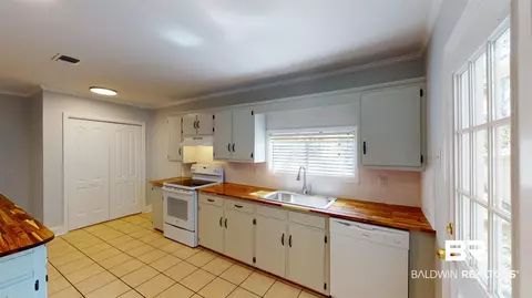 5209 S Pineview Ln, Mobile, AL 36608 photo 7
