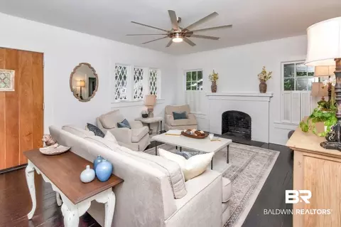 54 Crenshaw St, Mobile, AL 36606 photo 3