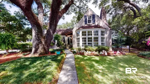 215 Woodlands Ave, Mobile, AL 36607 photo 1