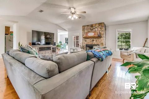 6740 Meadows Rd, Mcdavid, FL 32568 photo 11