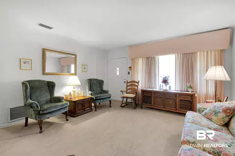 304 Dogwood Dr, Mobile, AL 36609 photo 4