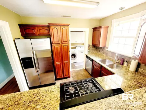2005 Emogene St, Mobile, AL 36606 photo 3