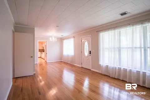 205 E Cypress St, Atmore, AL 36502 photo 5
