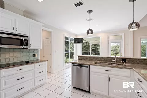 6070 S Riverchase Dr, Mobile, AL 36619 photo 13