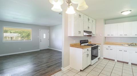 4107 Latimer Ln, Mobile, AL 36609 photo 4