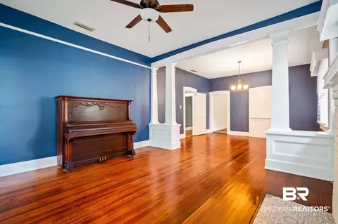 2561 Spring Hill Ave, Mobile, AL 36607 photo 5
