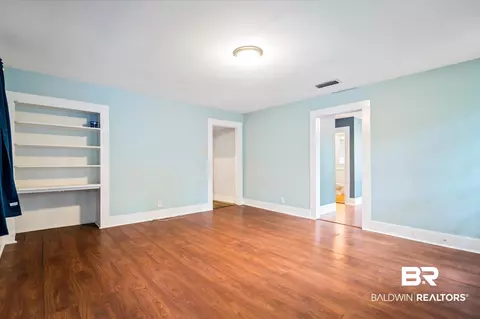 2561 Spring Hill Ave, Mobile, AL 36607 photo 11