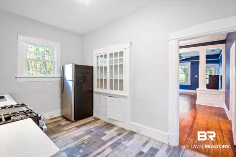 2561 Spring Hill Ave, Mobile, AL 36607 photo 9