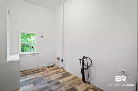 2561 Spring Hill Ave, Mobile, AL 36607 photo 17