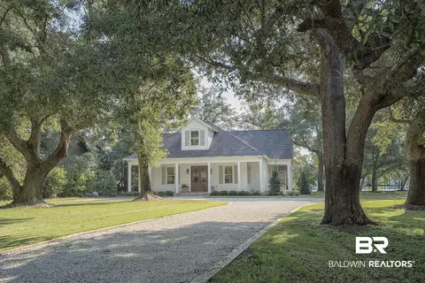 8968 Neumann Dr, Elberta, AL 36530 photo 2