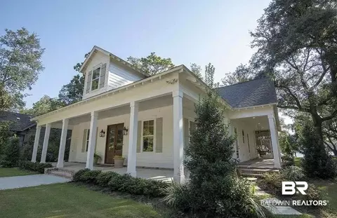 8968 Neumann Dr, Elberta, AL 36530 photo 1