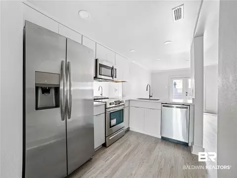 3655 Old Shell Rd #404, Mobile, AL 36608 photo 2