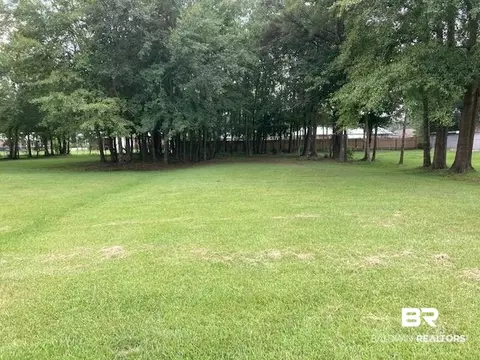 302 E School St, Atmore, AL 36502 photo 5