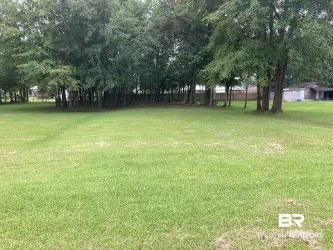 302 E School St, Atmore, AL 36502 photo 3