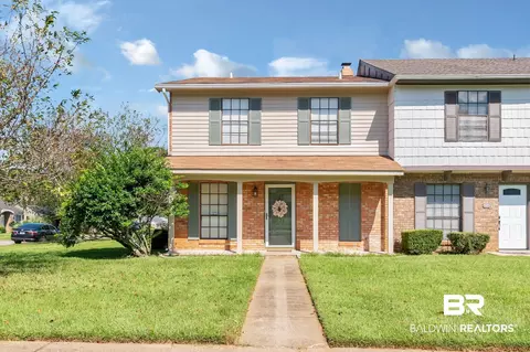 521 W Highland Woods Dr, Mobile, AL 36608 photo 1