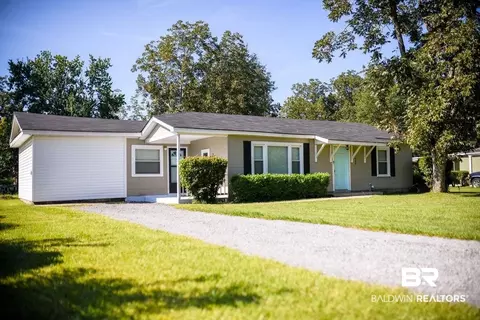 606 E Laurel St, Atmore, AL 36502 photo 2