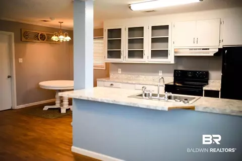 606 E Laurel St, Atmore, AL 36502 photo 6