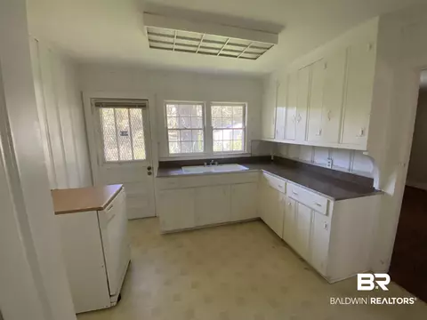 304 E Byron Ave, Mobile, AL 36609 photo 12