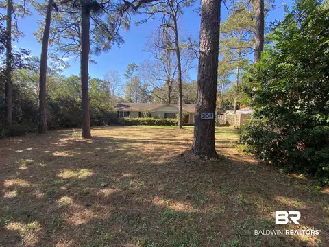 304 E Byron Ave, Mobile, AL 36609 photo 9